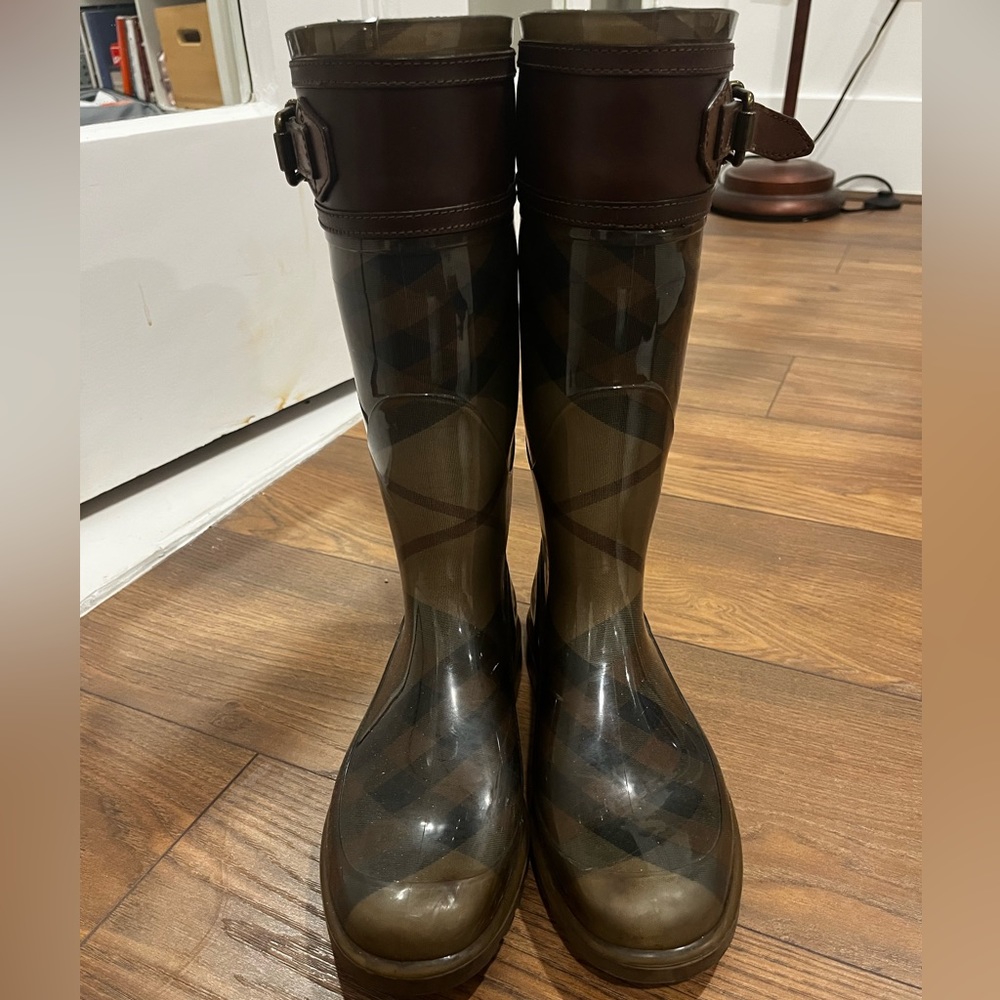 Burberry Rain Boots - Picture 5 of 6
